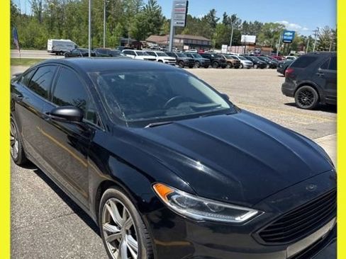 Used 2017 Ford Fusion SE w/ Fusion SE Technology Package AWD/4WD image 1