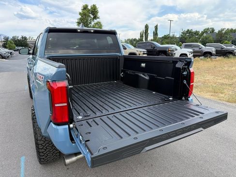 Used 2026 Toyota Tacoma SR5 AWD/4WD image 13