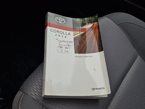Used 2014 Toyota Corolla LE image 27