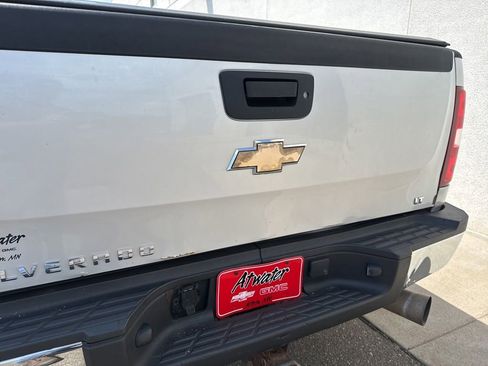 Used 2010 Chevrolet Silverado 2500 LT w/ Exterior Plus Package AWD/4WD image 25