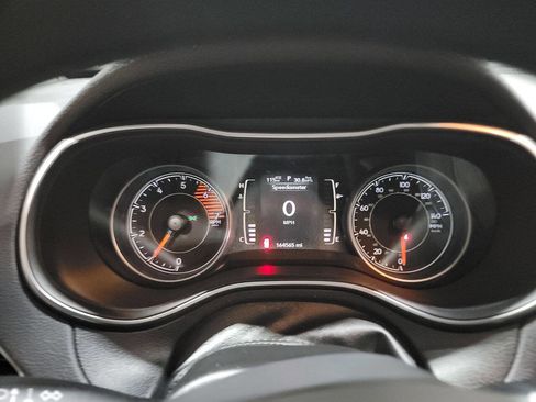 Used 2019 Jeep Cherokee Latitude Plus w/ Cold Weather Group image 36