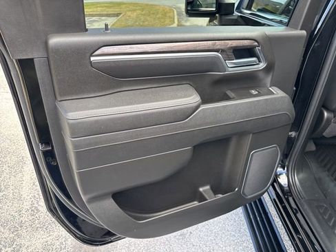 Used 2025 Chevrolet Silverado 2500 LTZ w/ LTZ Premium Package image 59