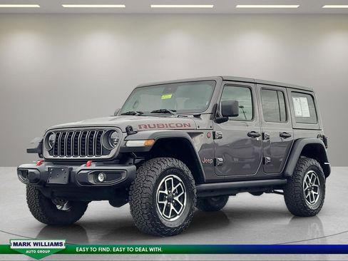 Used 2025 Jeep Wrangler Unlimited Rubicon AWD/4WD image 8