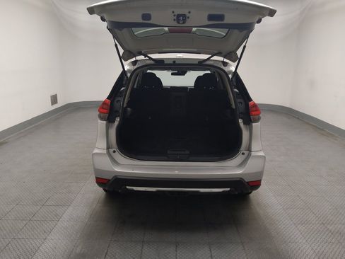 Used 2020 Nissan Rogue S FWD image 29