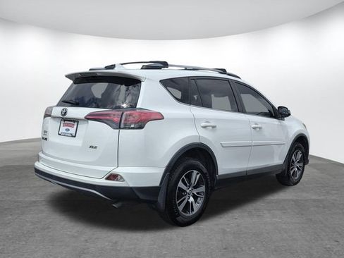 Used 2018 Toyota RAV4 XLE image 4