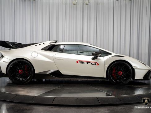 Used 2023 Lamborghini Huracan STO image 41