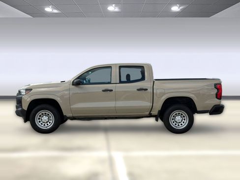 Used 2023 Chevrolet Colorado W/T image 2