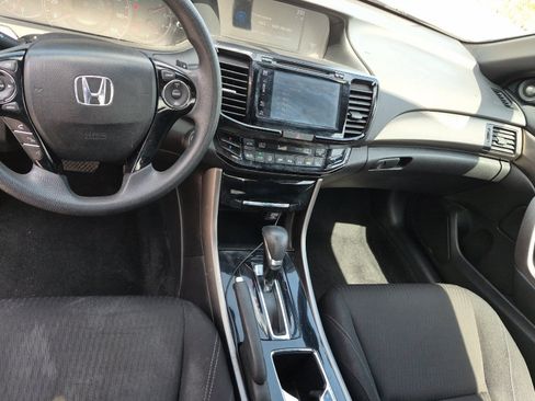 Used 2017 Honda Accord EX image 12