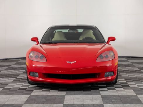Used 2008 Chevrolet Corvette Coupe w/ Preferred Equipment Group RWD image 12