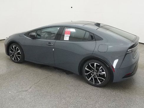 New 2026 Toyota Prius Plug-In Hybrid FWD image 39