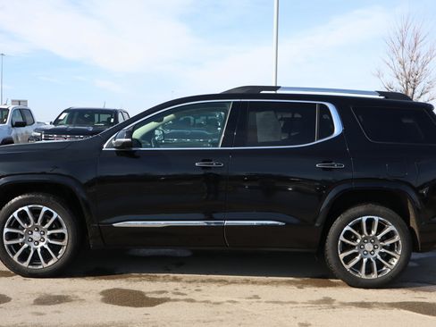 Certified 2023 GMC Acadia Denali w/ Denali Ultimate Package image 4