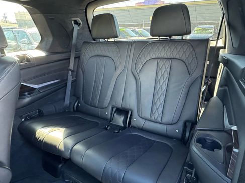 Used 2019 BMW X7 xDrive50i w/ M Sport Package image 18
