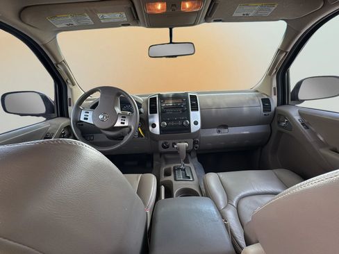 Used 2012 Nissan Frontier SV w/ SV Premium Utility Pkg AWD/4WD image 14