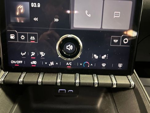 Used 2025 GMC Terrain Elevation image 18