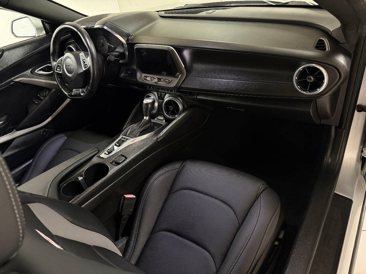 Used 2017 Chevrolet Camaro SS RWD image 22