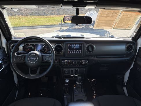 Certified 2022 Jeep Gladiator Sport image 20