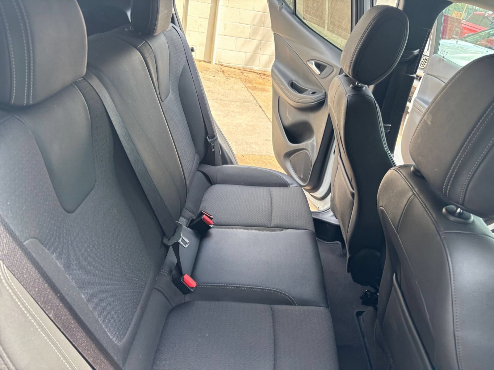 Used 2025 Buick Encore GX Preferred FWD image 21