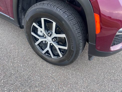 Certified 2025 Jeep Grand Cherokee Limited w/ Luxury Tech Group II RWD image 10