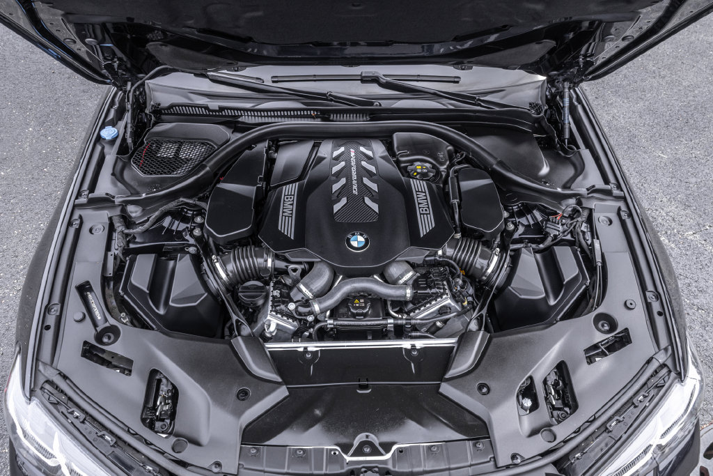 Used 2023 BMW M550i xDrive w/ Executive Package AWD/4WD image 36