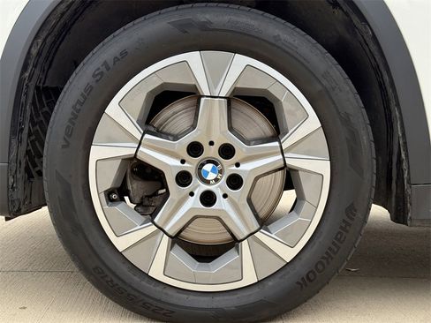 Used 2023 BMW X1 xDrive28i image 9