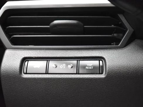 Used 2024 Nissan Altima 2.5 SV FWD image 21