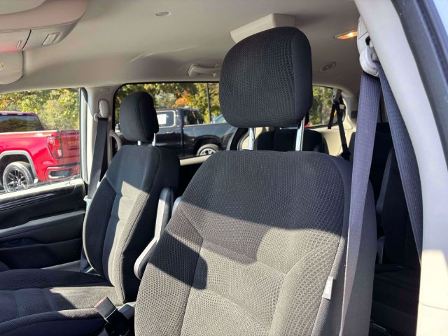 Used 2017 Dodge Grand Caravan SE w/ Power Window Group FWD image 8