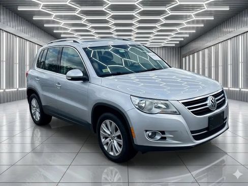 Used 2009 Volkswagen Tiguan SE AWD/4WD image 2