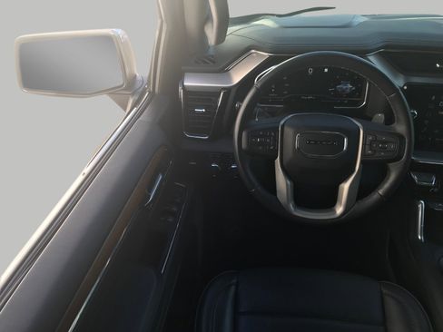 Used 2023 GMC Sierra 1500 Denali AWD/4WD image 5