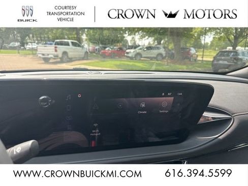 Used 2025 Buick Envista Avenir FWD image 24