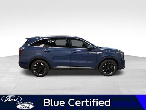 Used 2024 Kia Sorento S w/ Panoramic Sunroof Package FWD image 5