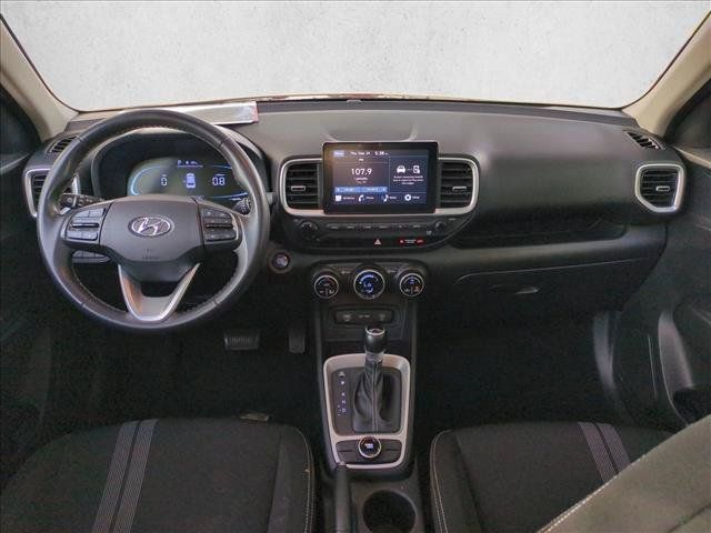 Used 2024 Hyundai Venue SEL FWD image 17