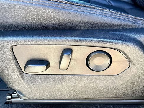 Used 2023 Chevrolet Tahoe High Country image 34