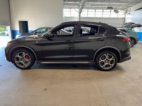 Used 2022 Alfa Romeo Stelvio Ti AWD/4WD image 6