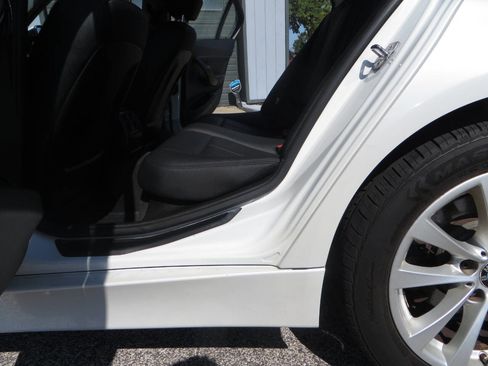 Used 2016 BMW 320i xDrive Sedan image 14