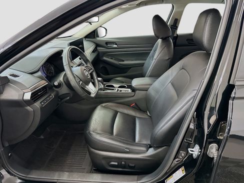 Used 2024 Nissan Altima 2.5 SV w/ SV Premium Package FWD image 13