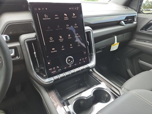 New 2026 GMC Yukon Elevation w/ LPO, Elevation Black Package AWD/4WD image 33