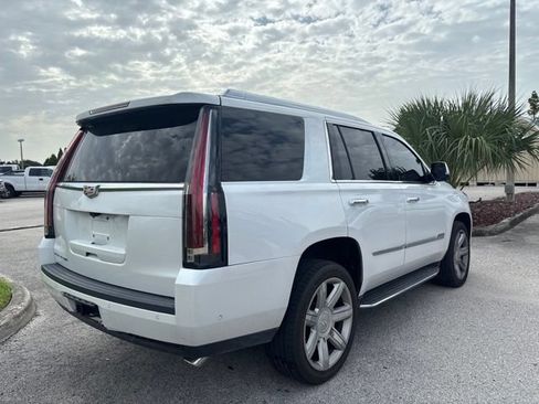 Used 2019 Cadillac Escalade Luxury AWD/4WD image 5