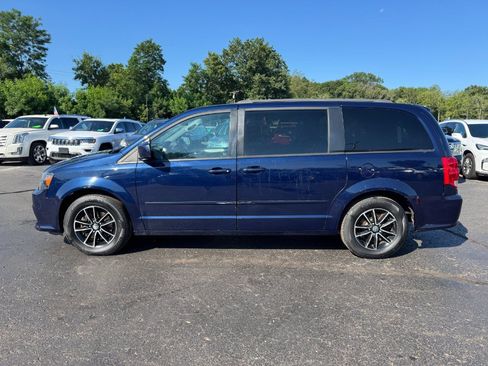 Used 2016 Dodge Grand Caravan R/T w/ Driver Convenience Group FWD image 2