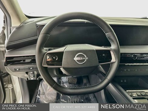 Used 2025 Nissan Murano SV FWD image 13