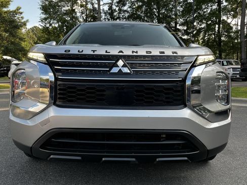 Used 2022 Mitsubishi Outlander ES FWD image 11