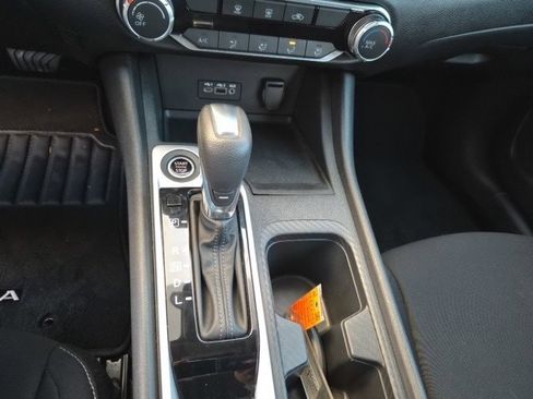 Used 2023 Nissan Sentra SV w/ Trunk Package image 24