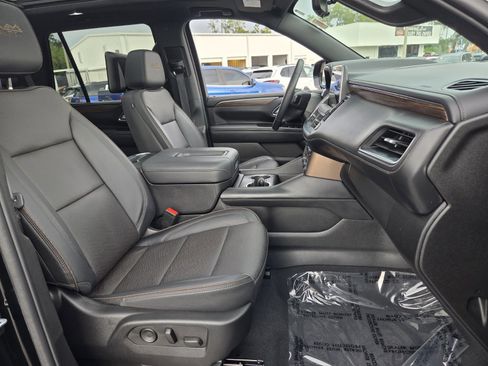 Used 2024 Chevrolet Tahoe High Country AWD/4WD image 17