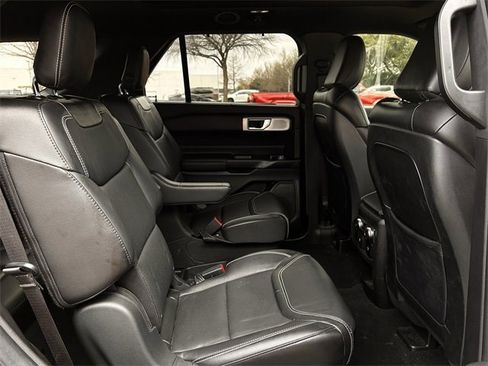 Used 2020 Ford Explorer ST w/ ST Street Pack image 31