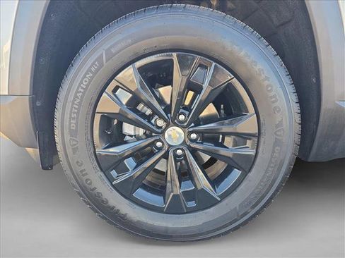 New 2026 Chevrolet Equinox LT w/ LPO, Floor Liner Package image 11