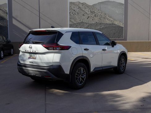 Used 2023 Nissan Rogue S FWD image 6