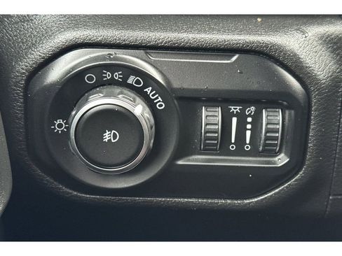 Used 2020 Jeep Wrangler Sport image 29