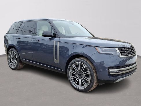 New 2026 Land Rover Range Rover SE image 2