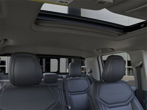 New 2025 Ford Maverick Lariat w/ Black Appearance Package image 12