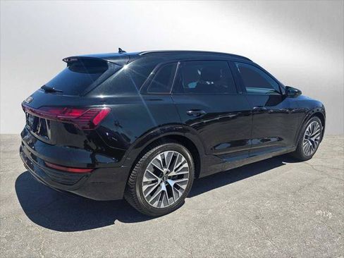 Used 2024 Audi Q8 e-tron Prestige w/ Prestige Package AWD/4WD image 3