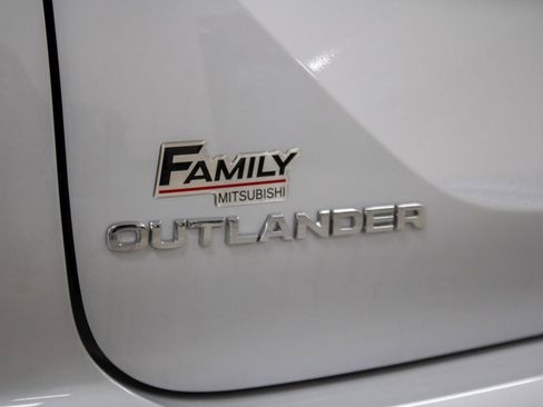Used 2023 Mitsubishi Outlander SEL image 14